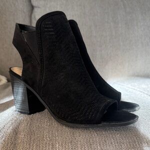 Time and Tru Black Heeled Boots